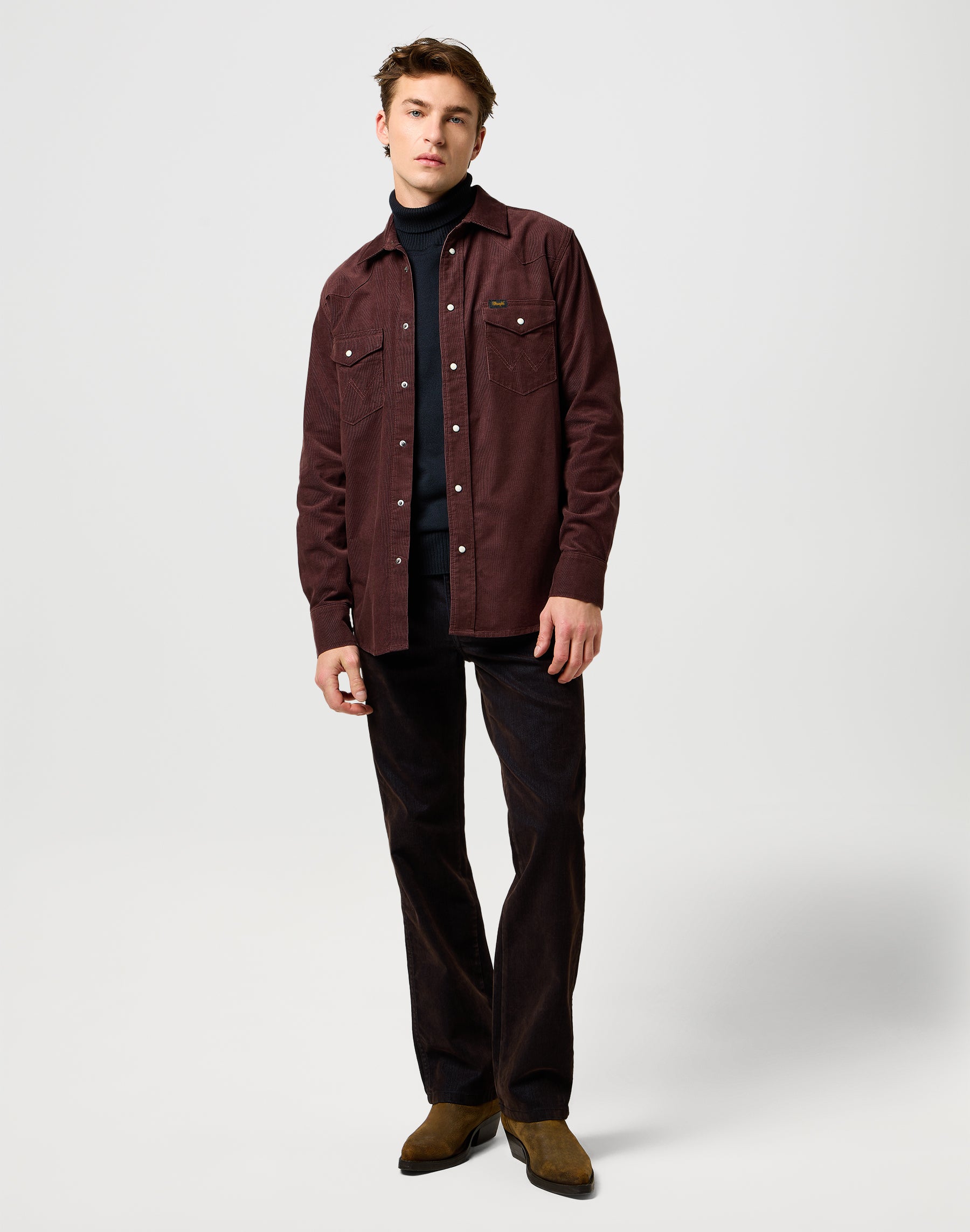 Western Cord Shirt in Mahogany Hemden Wrangler