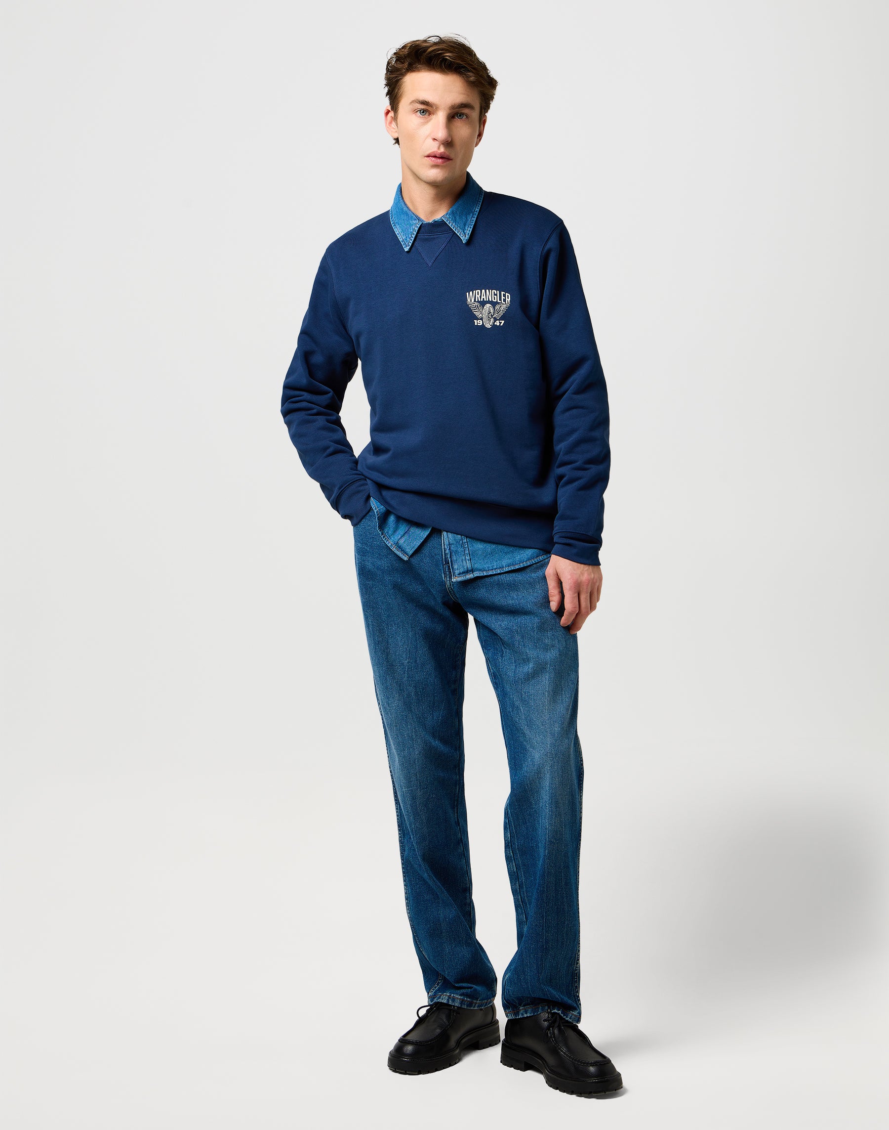 Americana Crew in Navy Sweatshirts Wrangler